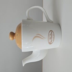 2006 Limited Edition Tim Horton's Teapot